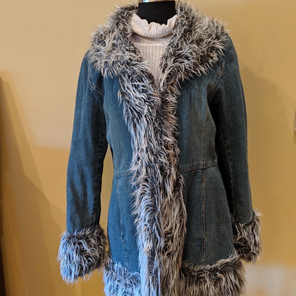 Vintage Gallery Y Denim Jacket w/Faux Fur Trim